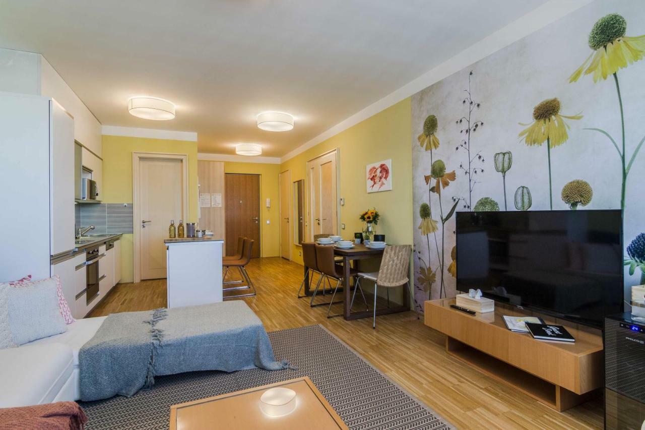 Luxury Center Apt Garage Parking By Michal&Friends Praha Bagian luar foto